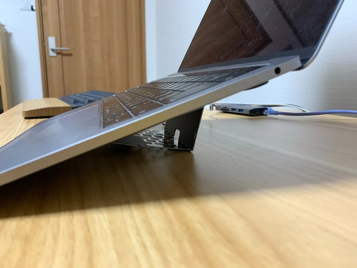 横から見たMajextand